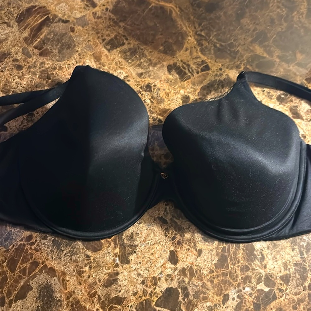 Victoria’s Secret Body by Victoria Full Coverage Bra- 36DDD- black